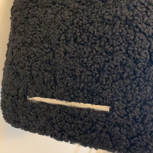 Steve Madden Black Sherpa Duffle Travel Bag - Picture 7 of 17
